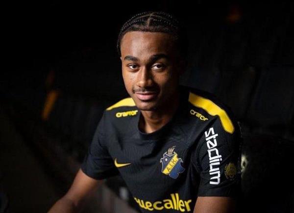 官方：16岁瑞典高中锋阿萨雷正式加盟拜仁队